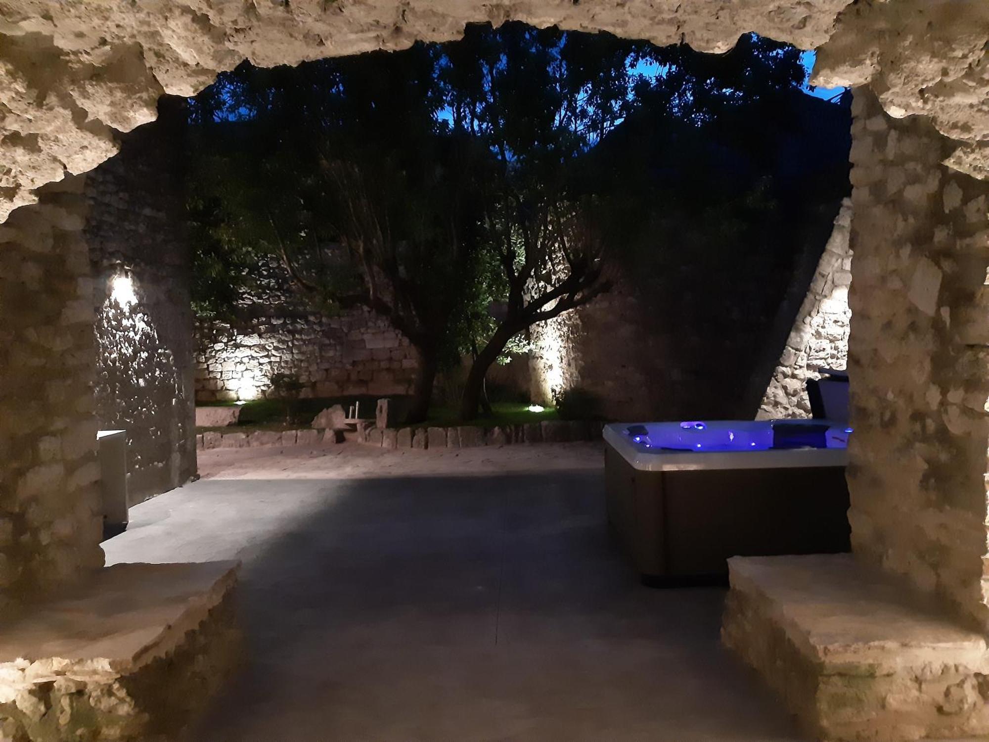 La Closerie D'Escalin Gite 12 Personnes Et Jacuzzi La Garde-Adhémar エクステリア 写真